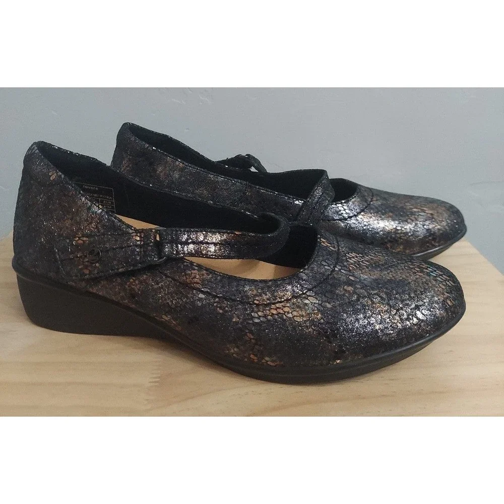 Revere Bonn Women's Leather Black Metallic Python Mary Jane Shoes size 1…